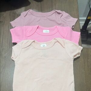 Set of 3 baby onesies